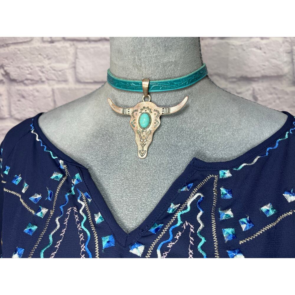 Handmade Western/Cowgirl Style Tooled Leather Choker with Cow Skull Pendant - Picture 4 of 6